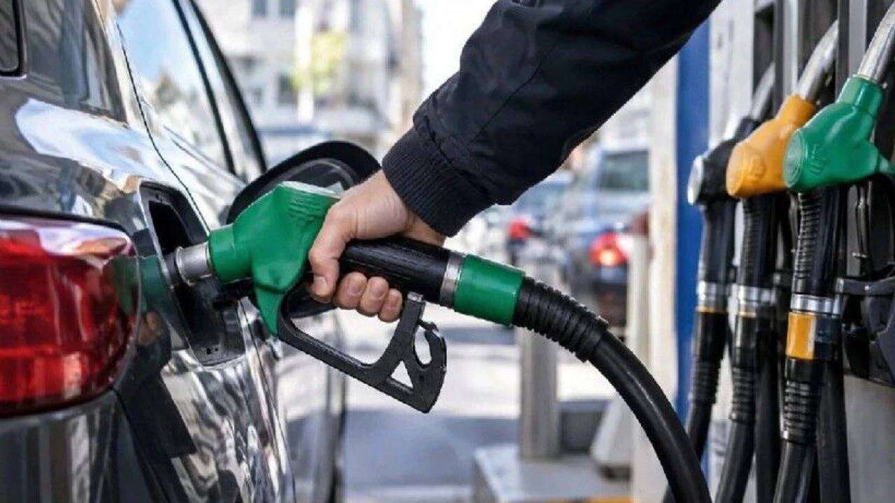 Cumhuriyet tarihinin en büyük zammı geliyor: Motorin bu gece üç haneyi görecek, depoları fulleyin! 10